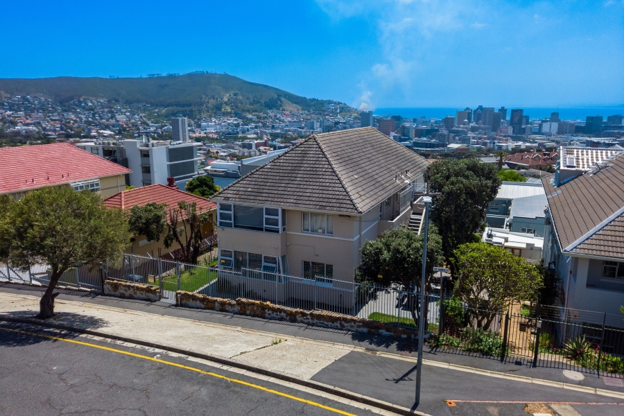 2 Bedroom Property for Sale in Vredehoek Western Cape